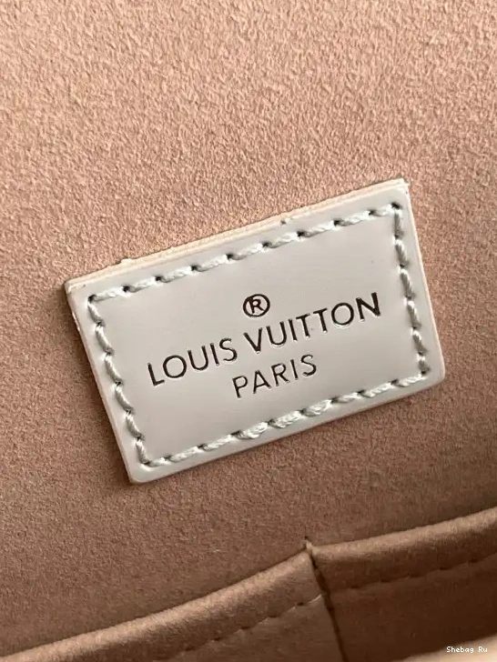 CHANELUNY BB VUITTON LOUIS 0603